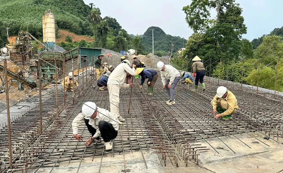 Ho&agrave;n th&agrave;nh b&agrave;n giao mặt bằng thi c&ocirc;ng đường Hồ Ch&iacute; Minh qua Tuy&ecirc;n Quang trước 15/10- Ảnh 1.