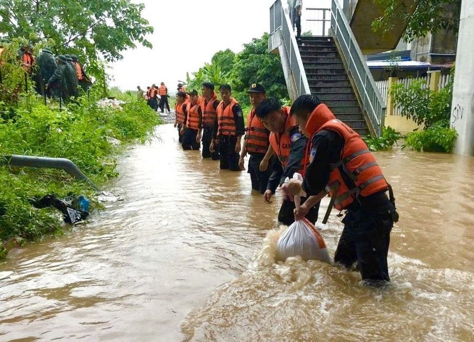 Việt Nam k&ecirc;u gọi cứu trợ khẩn cấp từ cộng đồng quốc tế- Ảnh 2.