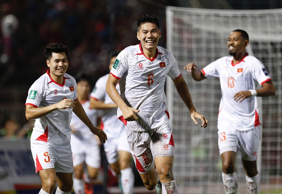 Vòng loại Asian Cup 2027: Tuyển Việt Nam đánh bại Nepal nhờ bàn phản lưới- Ảnh 1. Vòng loại Asian Cup 2027: Tuyển Việt Nam đánh bại Nepal nhờ bàn phản lưới- Ảnh 1.