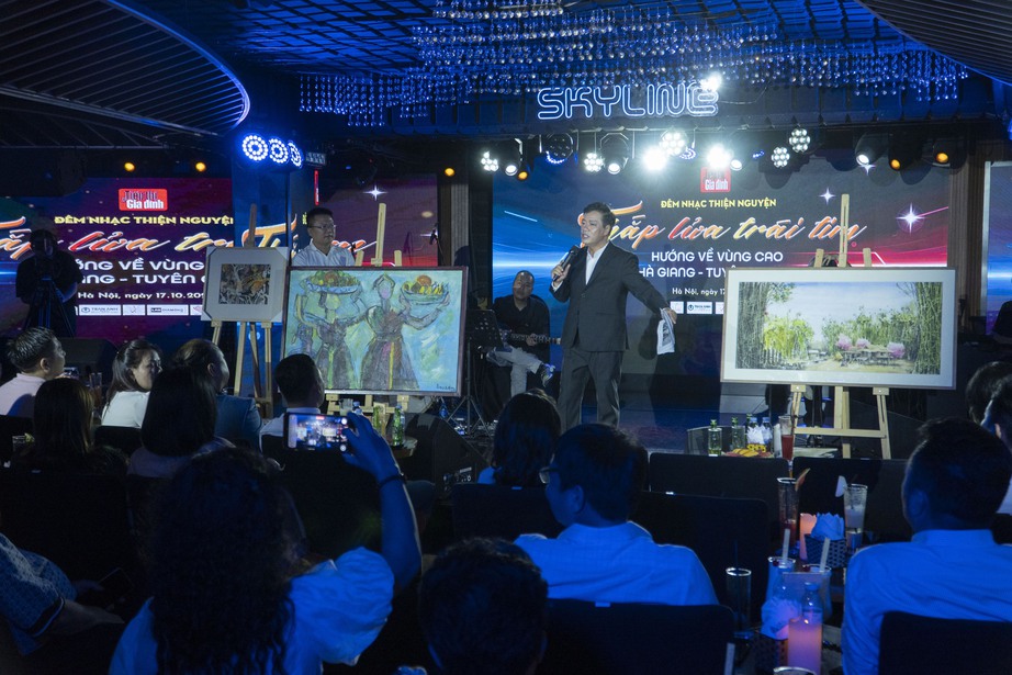 Đ&ecirc;m nhạc thiện nguyện &ldquo;Thắp lửa tr&aacute;i tim&rdquo; quy&ecirc;n g&oacute;p gần 700 triệu ủng hộ đồng b&agrave;o vũng lũ- Ảnh 2.