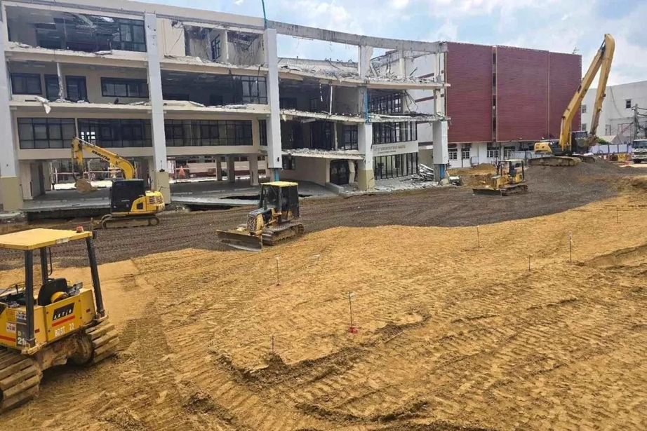 Th&aacute;i Lan b&aacute;c tin hầm đường sắt dưới "hố tử thần" tr&ecirc;n đường Samsen dịch chuyển- Ảnh 1.