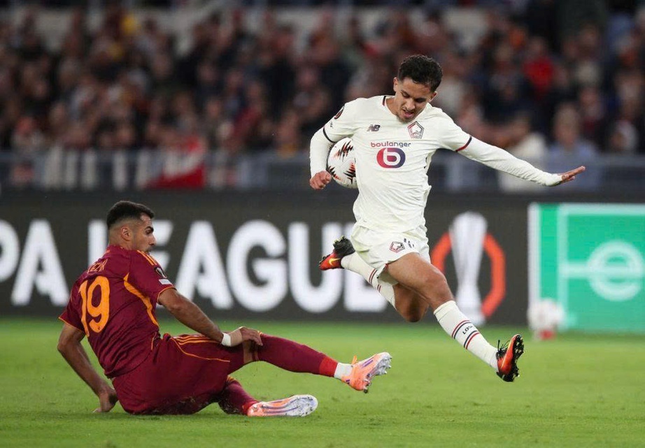 3 lần đ&aacute; hỏng phạt đền, AS Roma thua đau ở Europa League- Ảnh 2.