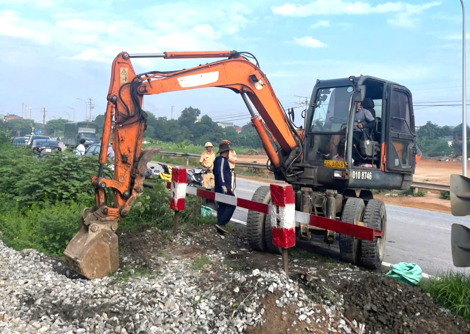 Ph&uacute; Thọ: Xo&aacute; bỏ 22 lối đi tự mở qua đường sắt trong năm 2025- Ảnh 2.