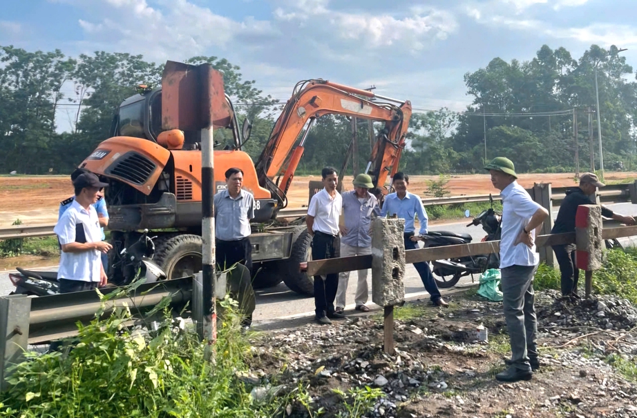 Ph&uacute; Thọ: Xo&aacute; bỏ 22 lối đi tự mở qua đường sắt trong năm 2025- Ảnh 3.