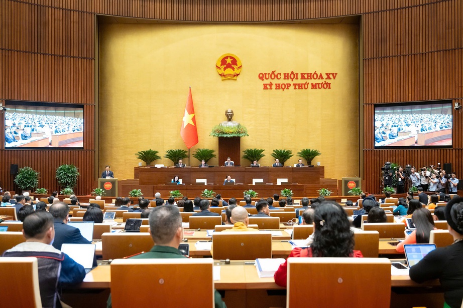 Quốc hội th&ocirc;ng qua Nghị quyết bổ sung Ph&oacute; Thủ tướng Ch&iacute;nh phủ- Ảnh 1.