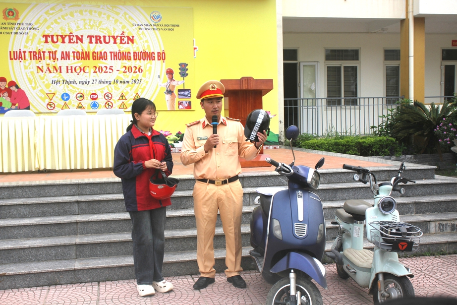 Phú Thọ: Đồng bộ các giải pháp nâng cao ý thức chấp hành pháp luật ATGT cho học sinh- Ảnh 1. Phú Thọ: Đồng bộ các giải pháp nâng cao ý thức chấp hành pháp luật ATGT cho học sinh- Ảnh 1.