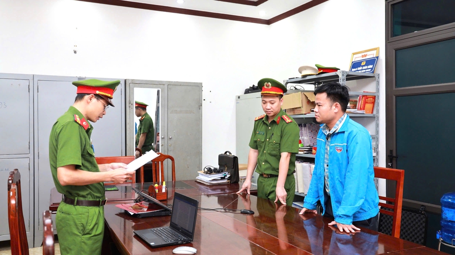 Khởi tố thầy gi&aacute;o l&agrave;m giả văn bản của l&atilde;nh đạo UBND tỉnh L&agrave;o Cai- Ảnh 1.