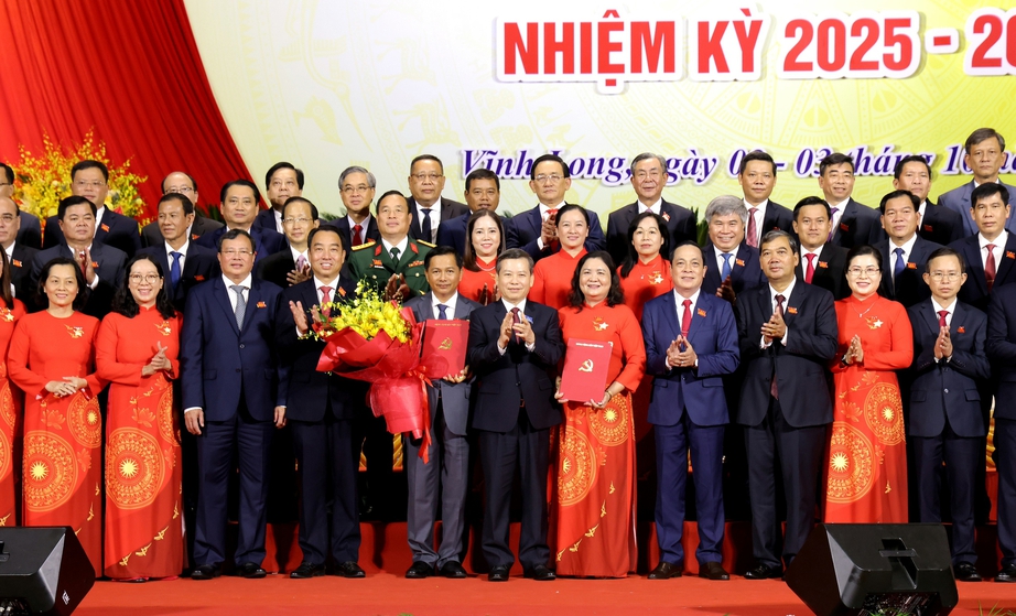 Chủ tịch UBND TP Cần Thơ l&agrave;m B&iacute; thư Tỉnh ủy Vĩnh Long- Ảnh 1.