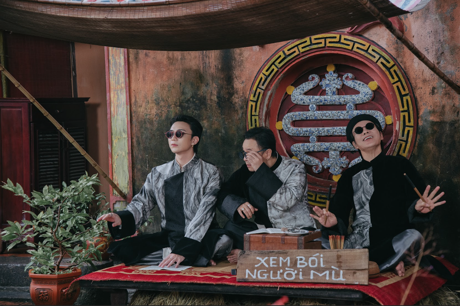 Soobin ra MV "Mục hạ vô nhân" và dự án "Xẩm đến trường" - Ảnh 1.