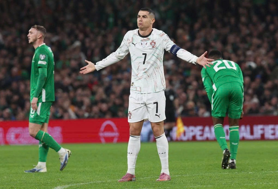 Messi v&agrave; Ronaldo c&oacute; cơ hội tạo kỷ lục v&ocirc; tiền kho&aacute;ng hậu- Ảnh 1.