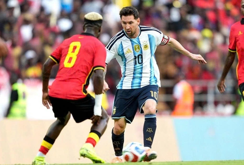 Messi v&agrave; Ronaldo c&oacute; cơ hội tạo kỷ lục v&ocirc; tiền kho&aacute;ng hậu- Ảnh 2.