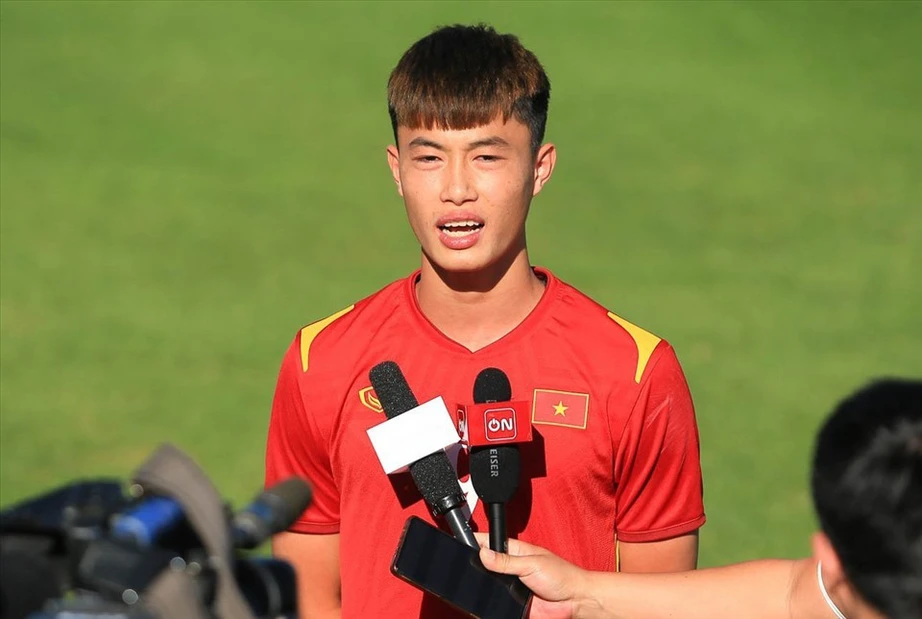 Nguyễn Văn Trường U22 Việt Nam nguy cơ lỡ SEA Games 33 v&igrave; chấn thương- Ảnh 1.