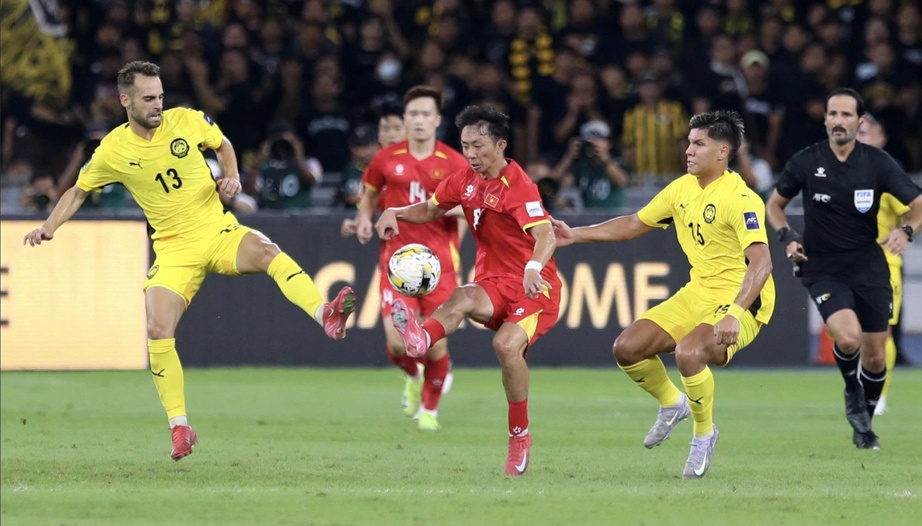 Bất ngờ với l&yacute; do FIFA ho&atilde;n c&ocirc;ng bố &aacute;n phạt của b&oacute;ng đ&aacute; Malaysia- Ảnh 2.