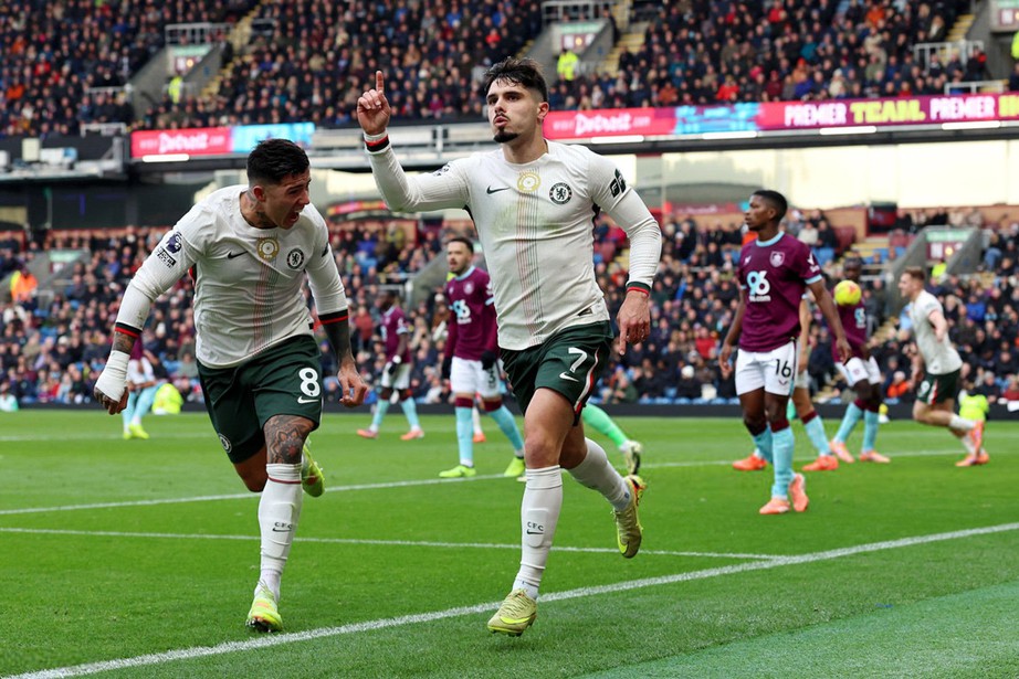 Thắng nhẹ Burnley, Chelsea tạm chiếm ngôi nhì bảng Ngoại hạng Anh- Ảnh 2. Thắng nhẹ Burnley, Chelsea tạm chiếm ngôi nhì bảng Ngoại hạng Anh- Ảnh 2.