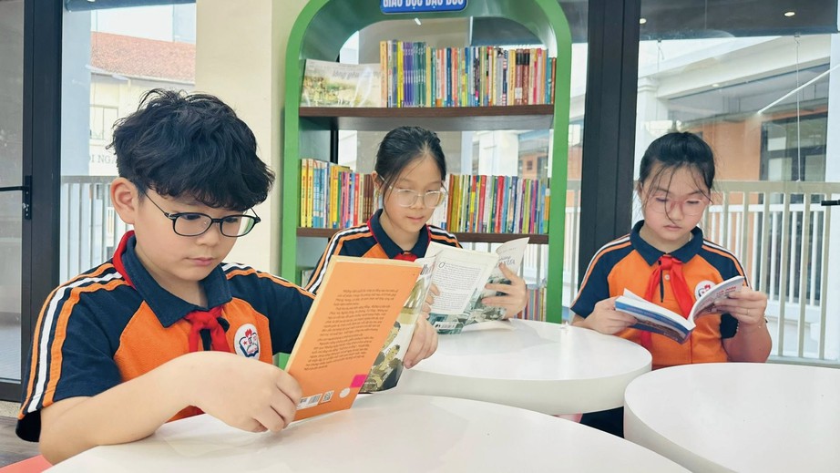 Bộ GD&ĐT xây dựng khung giáo dục AI cho học sinh phổ thông- Ảnh 1. Bộ GD&ĐT xây dựng khung giáo dục AI cho học sinh phổ thông- Ảnh 1.