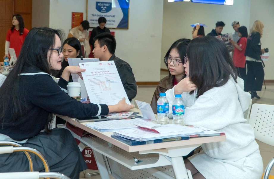 Loạt trường đại học c&ocirc;ng bố đề &aacute;n tuyển sinh năm 2026- Ảnh 1.