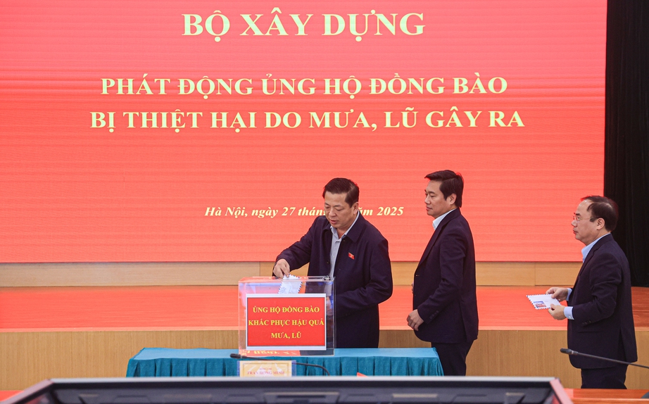 Kết nối y&ecirc;u thương: To&agrave;n ng&agrave;nh X&acirc;y dựng hướng về đồng b&agrave;o v&ugrave;ng lũ- Ảnh 1.