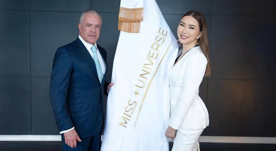 Chủ tịch Miss Universe t&igrave;m đường giảm &aacute;n sau khi bị truy tố v&igrave; bu&ocirc;n ma t&uacute;y, vũ kh&iacute;- Ảnh 2.