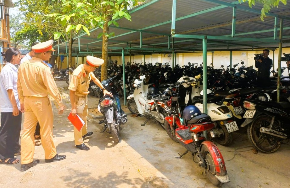 Quảng Trị: Nhiều giải pháp tuyên truyền, giáo dục pháp luật ATGT cho học sinh- Ảnh 2. Quảng Trị: Nhiều giải pháp tuyên truyền, giáo dục pháp luật ATGT cho học sinh- Ảnh 2.