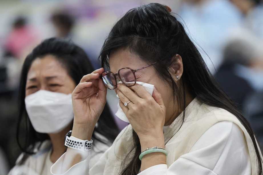 Vụ ch&aacute;y chung cư Hong Kong: Cơ bản dập được lửa, 94 người thiệt mạng- Ảnh 1.