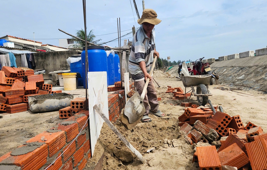 Quảng Ng&atilde;i hỗ trợ 30 triệu đồng mỗi nh&agrave; d&acirc;n bị hư hỏng nặng do mưa b&atilde;o- Ảnh 2.