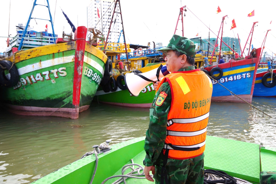 Bộ đội Bi&ecirc;n ph&ograve;ng Gia Lai triển khai đồng bộ biện ph&aacute;p ứng ph&oacute; b&atilde;o số 15- Ảnh 1.