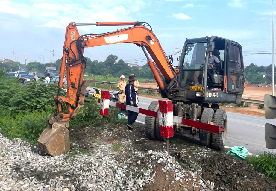 Ph&uacute; Thọ: Đồng bộ c&aacute;c giải ph&aacute;p bảo đảm h&agrave;nh lang an to&agrave;n giao th&ocirc;ng đường sắt- Ảnh 3.