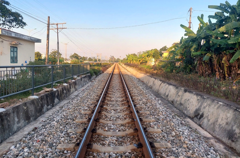 Ph&uacute; Thọ: Đồng bộ c&aacute;c giải ph&aacute;p bảo đảm h&agrave;nh lang an to&agrave;n giao th&ocirc;ng đường sắt- Ảnh 1.