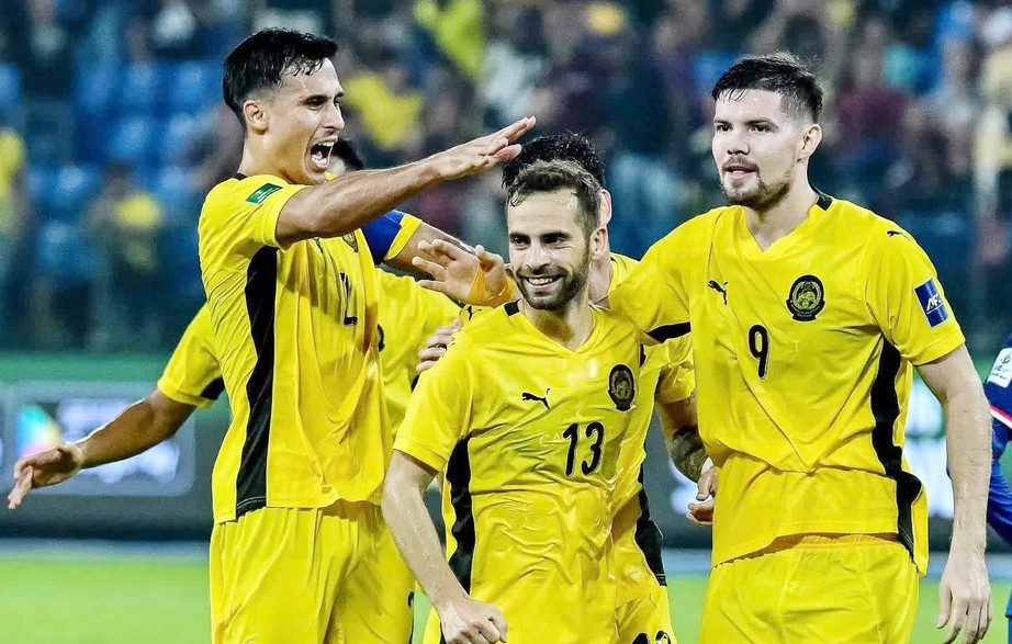 B&aacute;o Malaysia lo đội nh&agrave; bị cấm thi đấu sau &aacute;n phạt của FIFA- Ảnh 1.