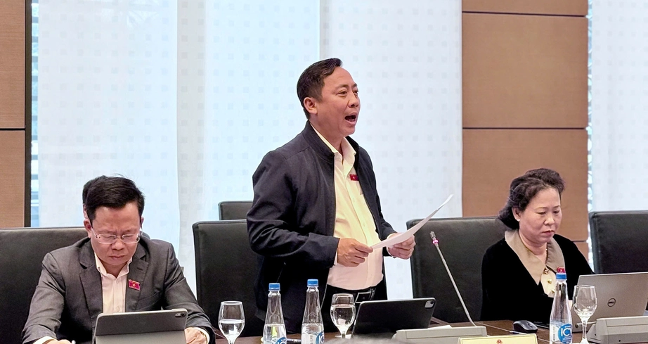 Ưu ti&ecirc;n đầu tư hạ tầng giao th&ocirc;ng để người d&acirc;n v&ugrave;ng kh&oacute; vươn l&ecirc;n tho&aacute;t ngh&egrave;o- Ảnh 1.