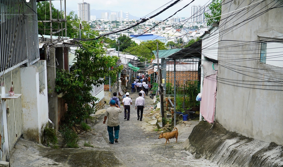 Kh&aacute;nh H&ograve;a di dời 200 hộ d&acirc;n khỏi khu vực từng sạt lở kinh ho&agrave;ng năm 2018- Ảnh 2.