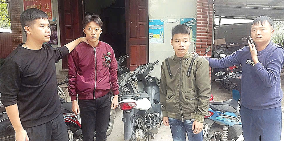 Bắt hai đối tượng dùng hung khí cướp xe máy trên cao tốc Hà Nội - Bắc Giang- Ảnh 1. Bắt hai đối tượng dùng hung khí cướp xe máy trên cao tốc Hà Nội - Bắc Giang- Ảnh 1.