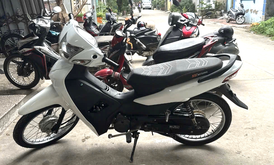 Bắt hai đối tượng dùng hung khí cướp xe máy trên cao tốc Hà Nội - Bắc Giang- Ảnh 2. Bắt hai đối tượng dùng hung khí cướp xe máy trên cao tốc Hà Nội - Bắc Giang- Ảnh 2.