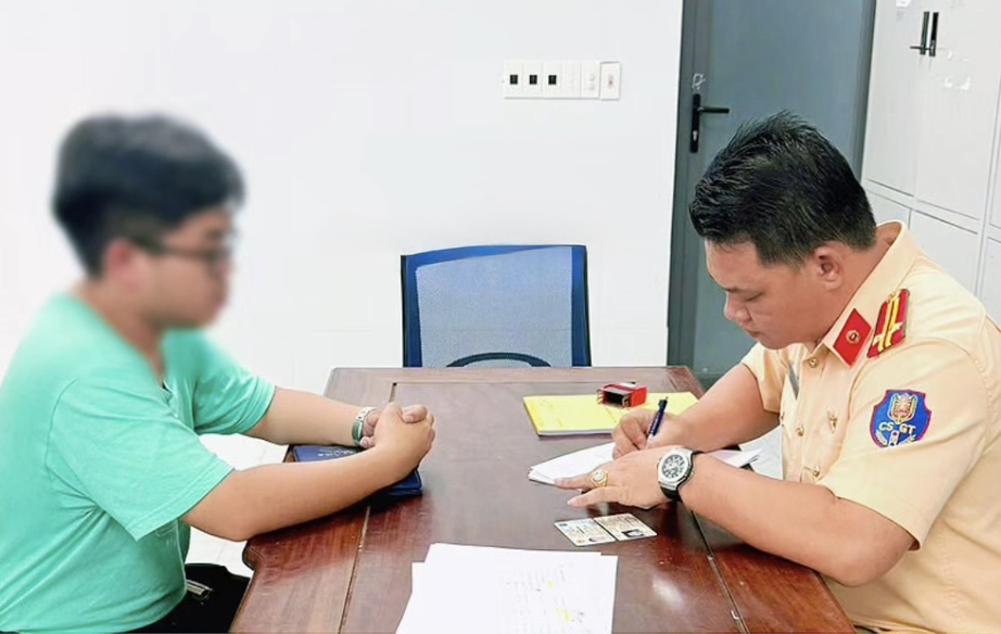 Xử phạt tài xế xe khách vượt phải trên quốc lộ 13 qua Đồng Nai sau phản ánh của người dân- Ảnh 2. Xử phạt tài xế xe khách vượt phải trên quốc lộ 13 qua Đồng Nai sau phản ánh của người dân- Ảnh 2.