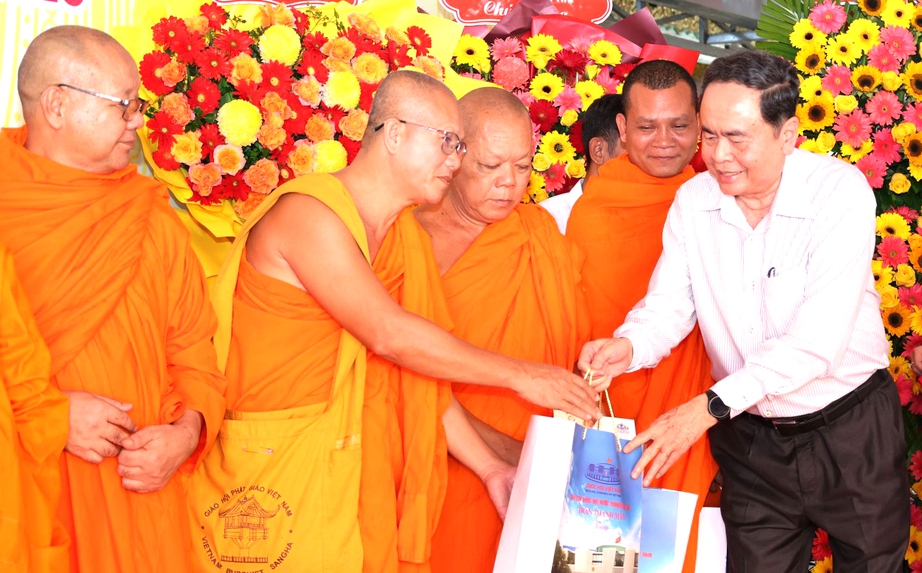 Chủ tịch Quốc hội: Cần Thơ còn nhiều dư địa để bứt phá- Ảnh 3. Chủ tịch Quốc hội: Cần Thơ còn nhiều dư địa để bứt phá- Ảnh 3.