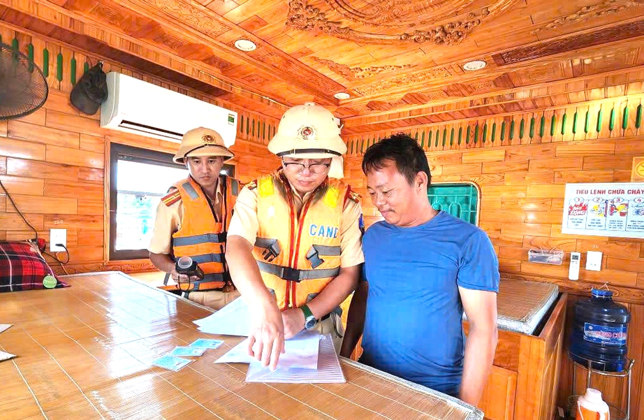 Ph&uacute; Thọ: Thực hiện nghi&ecirc;m Th&ocirc;ng tư 39, n&acirc;ng cao tr&aacute;ch nhiệm, an to&agrave;n giao th&ocirc;ng đường thủy- Ảnh 3.