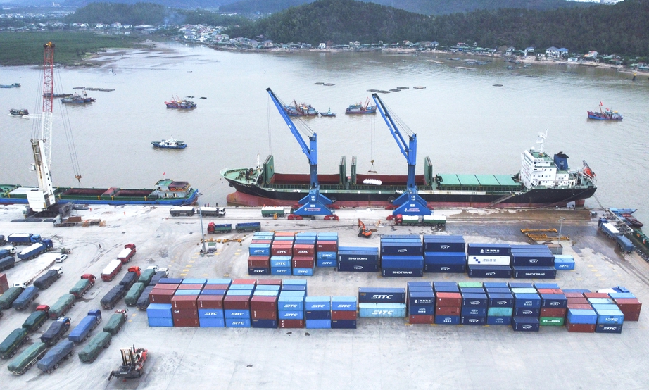 Nghệ An: Doanh nghiệp hưởng lợi lớn nhờ thủ tục cho t&agrave;u thuyền v&agrave;o, rời cảng bằng điện tử- Ảnh 1.