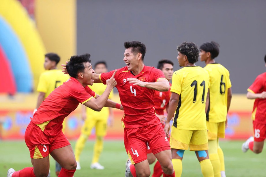 SEA Games 33: U22 Việt Nam vượt qua Malaysia để v&agrave;o b&aacute;n kết- Ảnh 1.