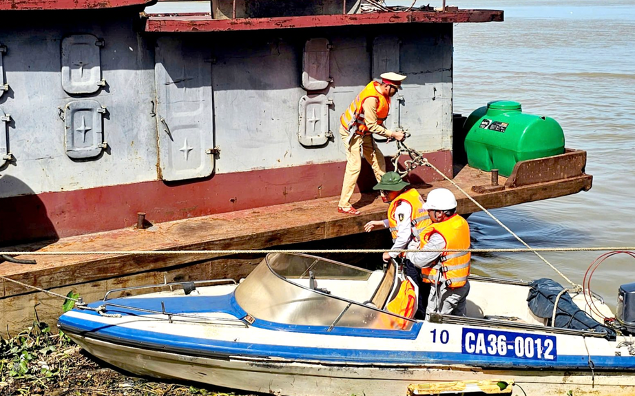 Thanh Ho&aacute; xử l&yacute; nhiều vi phạm an to&agrave;n đường thuỷ nội địa- Ảnh 2.