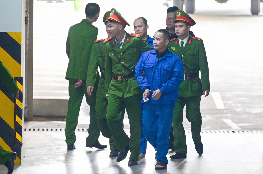 X&eacute;t xử hai cựu Ph&oacute; ch&aacute;nh &aacute;n TAND Cấp cao tại Đ&agrave; Nẵng v&agrave; 26 bị c&aacute;o- Ảnh 2.