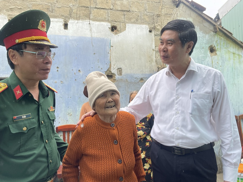 Khánh thành ngôi nhà đầu tiên trong “Chiến dịch Quang Trung” tại Gia Lai- Ảnh 3. Khánh thành ngôi nhà đầu tiên trong “Chiến dịch Quang Trung” tại Gia Lai- Ảnh 3.