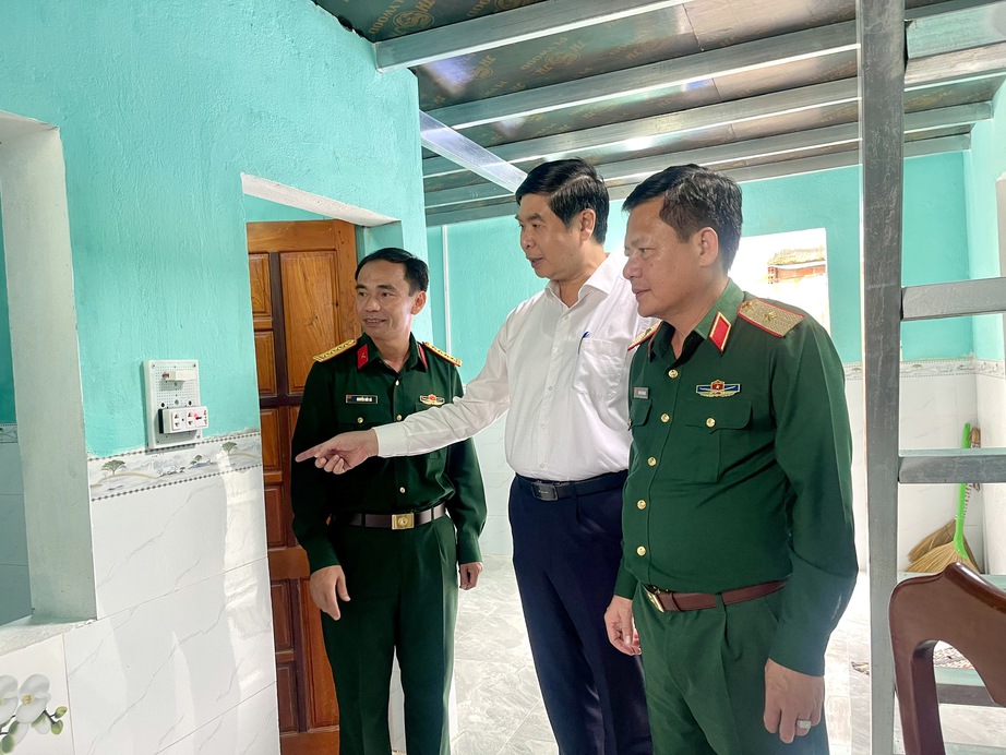 Khánh thành ngôi nhà đầu tiên trong “Chiến dịch Quang Trung” tại Gia Lai- Ảnh 2. Khánh thành ngôi nhà đầu tiên trong “Chiến dịch Quang Trung” tại Gia Lai- Ảnh 2.