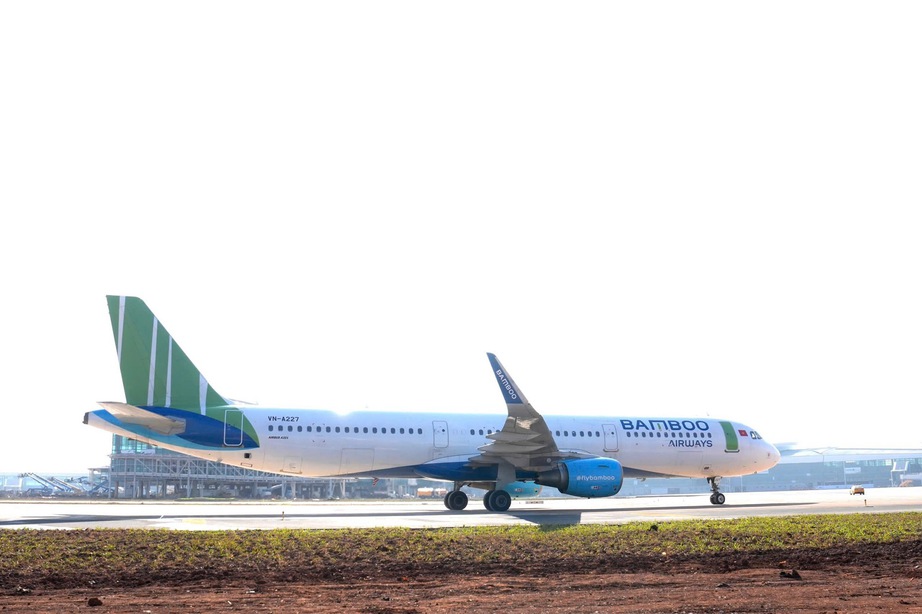 Cận cảnh chuyến bay đầu ti&ecirc;n của Bamboo Airways đến s&acirc;n bay Long Th&agrave;nh- Ảnh 8.
