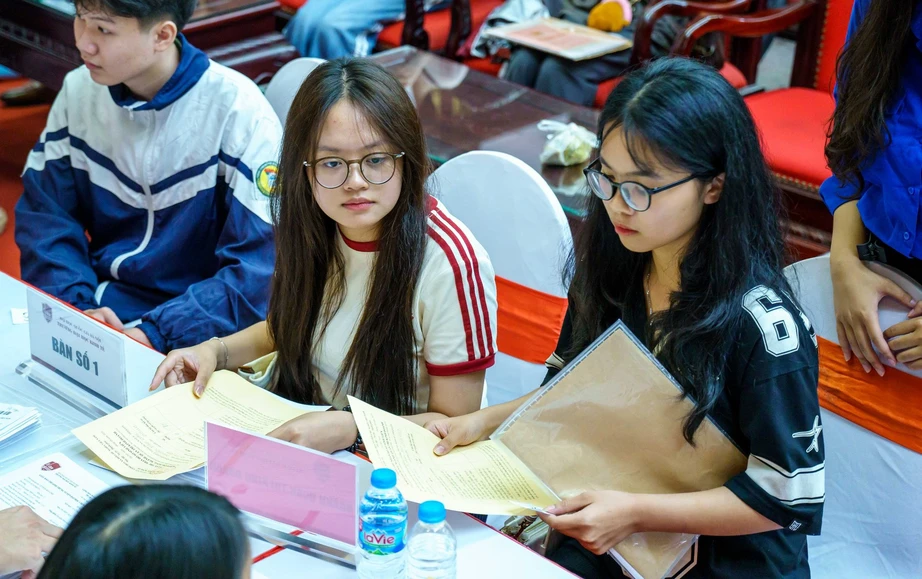 Đại học Kinh tế – Đại học Quốc gia Hà Nội dừng xét học bạ, điều chỉnh tổ hợp tuyển sinh- Ảnh 1. Đại học Kinh tế – Đại học Quốc gia Hà Nội dừng xét học bạ, điều chỉnh tổ hợp tuyển sinh- Ảnh 1.