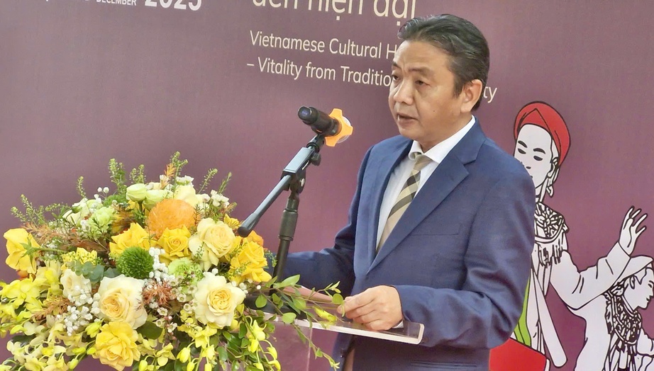 Khai mạc Trưng b&agrave;y &ldquo;Di sản văn h&oacute;a Việt Nam &ndash; Sức sống từ truyền thống đến hiện đại&rdquo;- Ảnh 1.