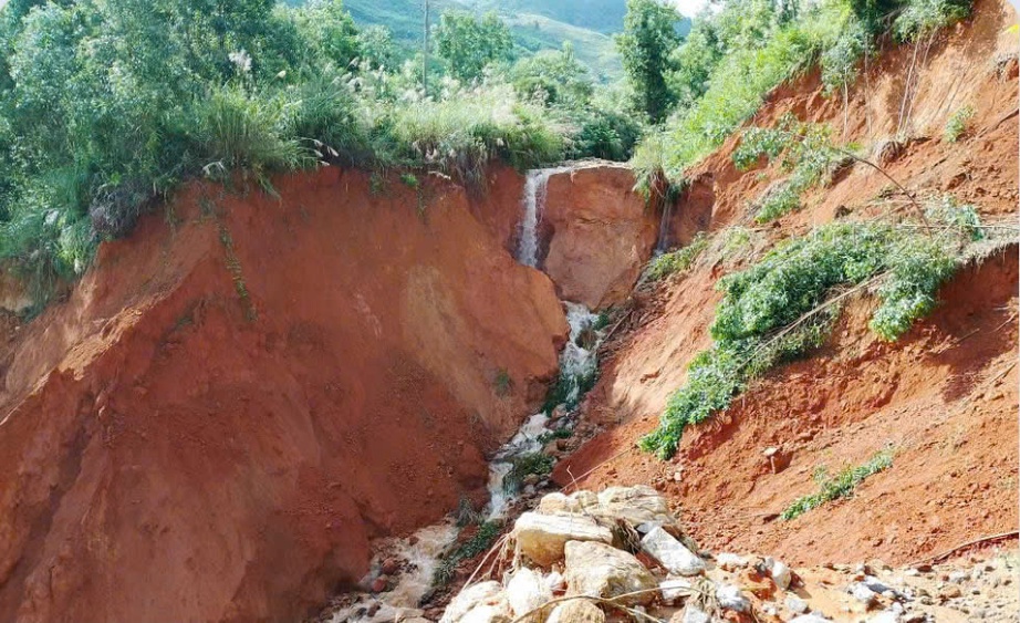 Quảng Ng&atilde;i đề nghị bố tr&iacute; h&agrave;ng ngh&igrave;n rọ th&eacute;p để khắc phục hư hỏng hạ tầng giao th&ocirc;ng- Ảnh 1.