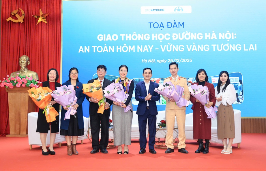 Trực tiếp: Toạ đ&agrave;m &ldquo;Giao th&ocirc;ng học đường H&agrave; Nội: An to&agrave;n h&ocirc;m nay - Vững v&agrave;ng tương lai"- Ảnh 2.