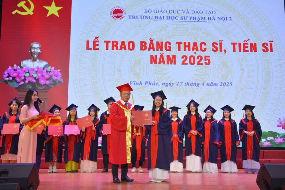 Bộ Gi&aacute;o dục v&agrave; Đ&agrave;o tạo n&ecirc;u điều kiện phong tặng Tiến sĩ danh dự- Ảnh 1.