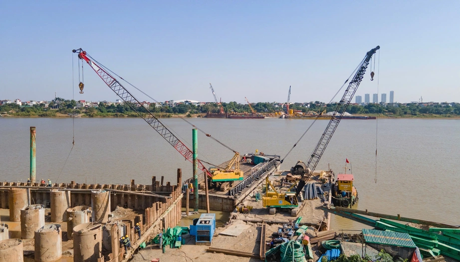 Trung Ch&iacute;nh dồn lực bứt tốc tr&ecirc;n đại c&ocirc;ng trường cầu Tứ Li&ecirc;n- Ảnh 10.
