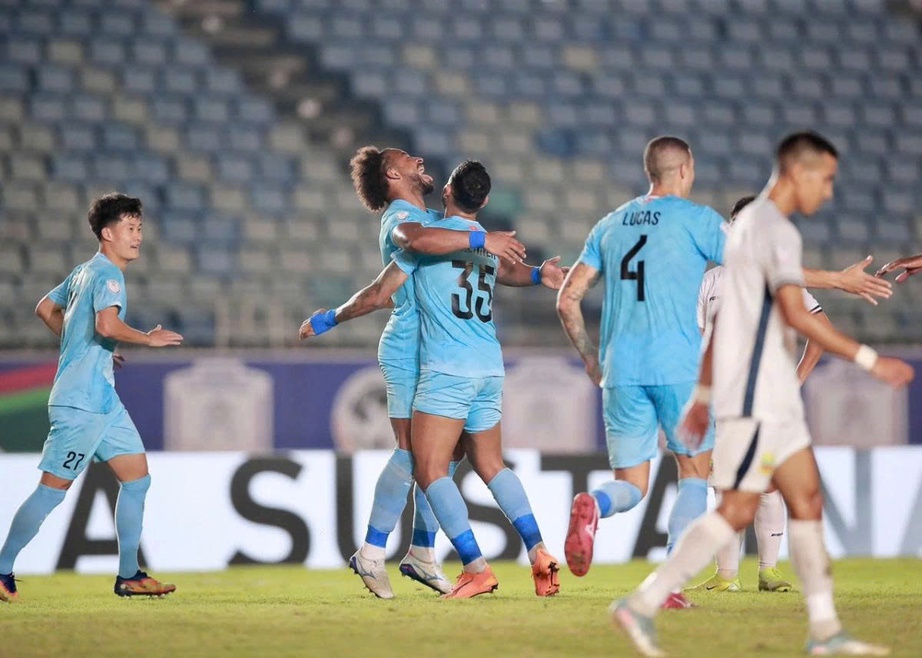 Xuân Son ghi 3 bàn, Nam Định thắng đậm Shan United- Ảnh 1. Xuân Son ghi 3 bàn, Nam Định thắng đậm Shan United- Ảnh 1.